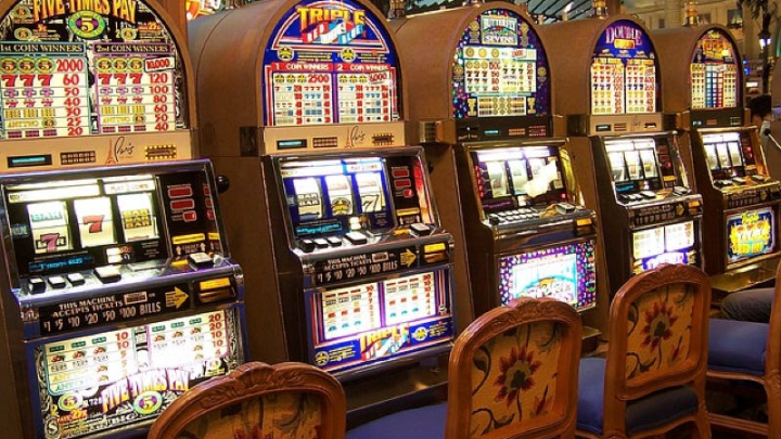 The Glittering World of Casinos: Unveiling the Allure and Intrigue